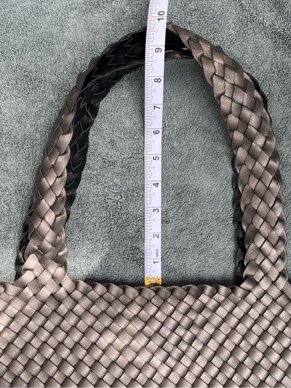 Ilse Jacobsen woven reversible tote in black and metallic gunmetal - Picture 10 of 10